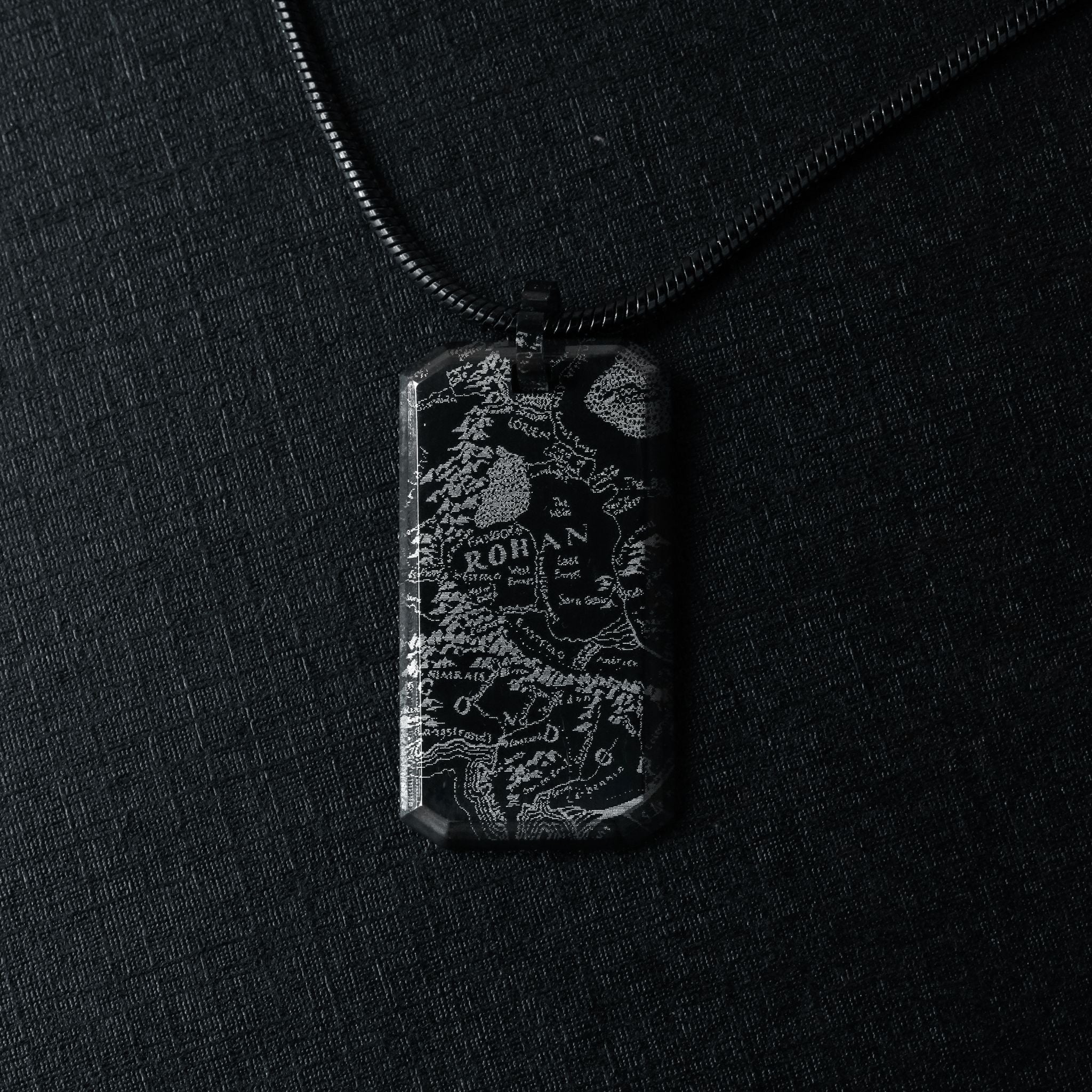Collier avec pendentif La Terre du Milieu