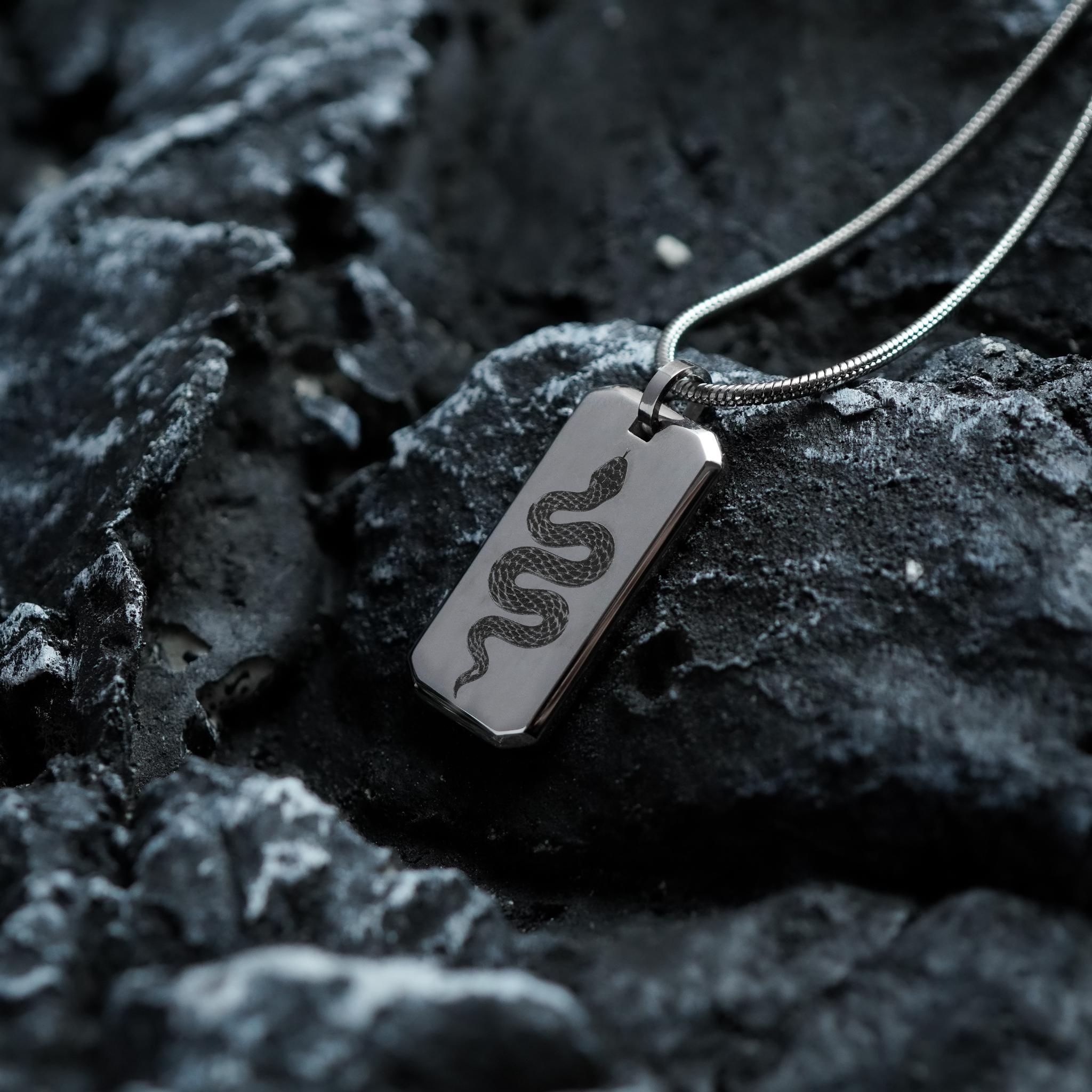 Collier avec pendentif Serpent
